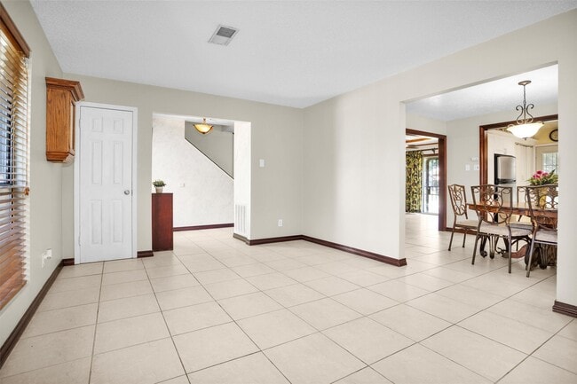 Building Photo - 1102 Mosher Ln