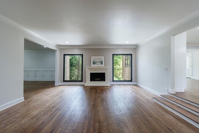 Building Photo - 459 Atlanta Country Club Dr