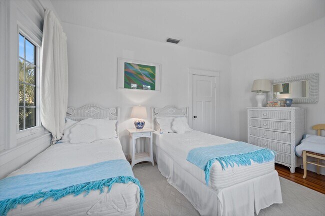 Building Photo - 141 Chilean Ave