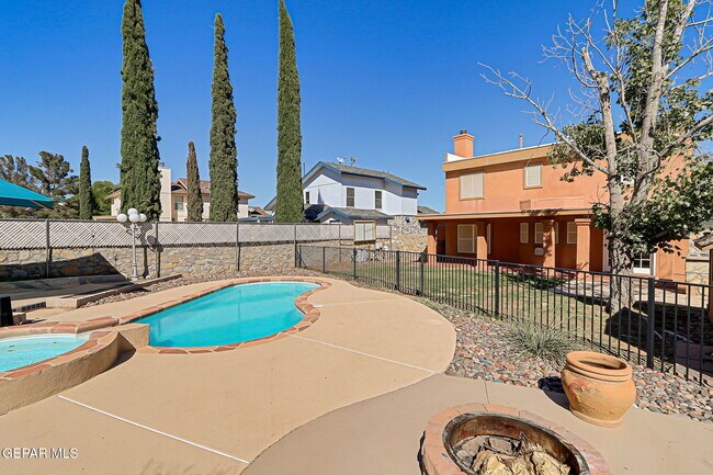 Building Photo - 10925 Loma Alta Pl