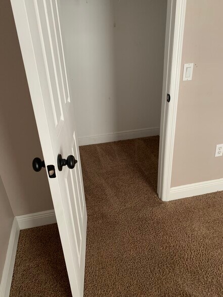 BD3 Closet - 3129 Santorini Ct