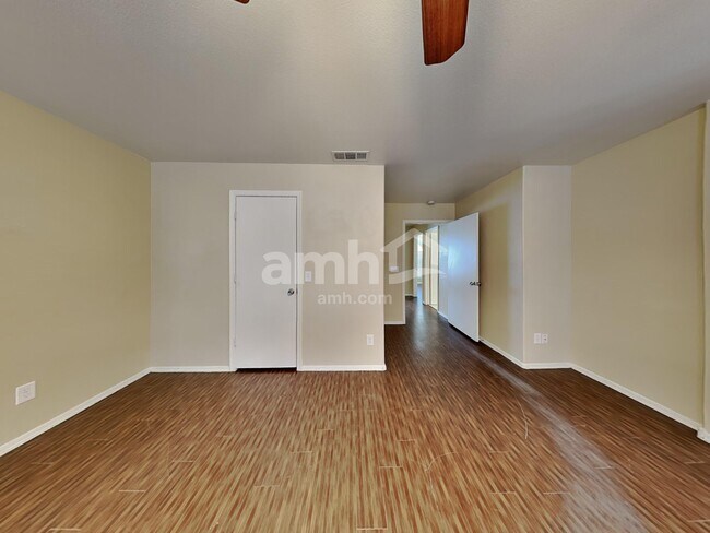 Building Photo - 11208 N 78th Dr