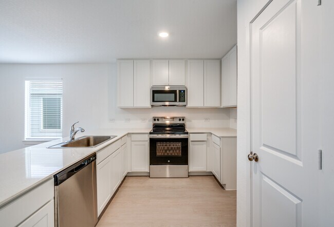 Building Photo - 3335 Gingham Pt