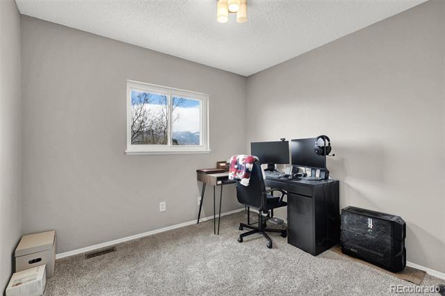 Building Photo - 3240 Post Oak Dr