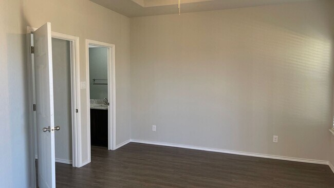 Building Photo - 3406 Scott Cir