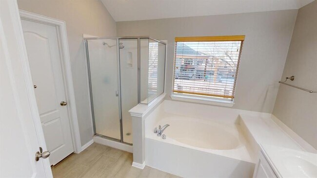 Building Photo - 20717 Bellerive Dr