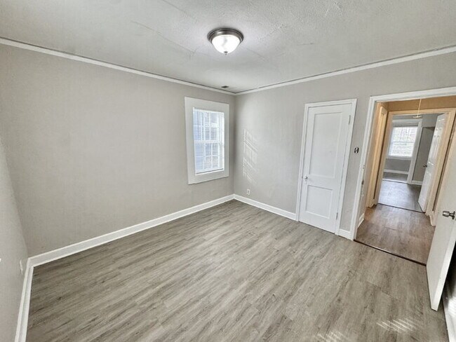 Building Photo - 3472 Hadley Rd