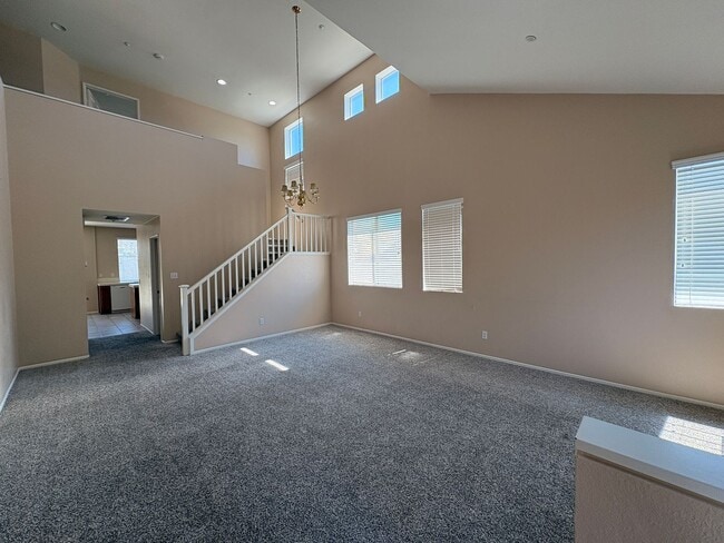Building Photo - 4 Bed, 2.5 Bath in Riverside!