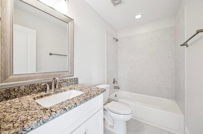 Building Photo - 1230 W 25th St