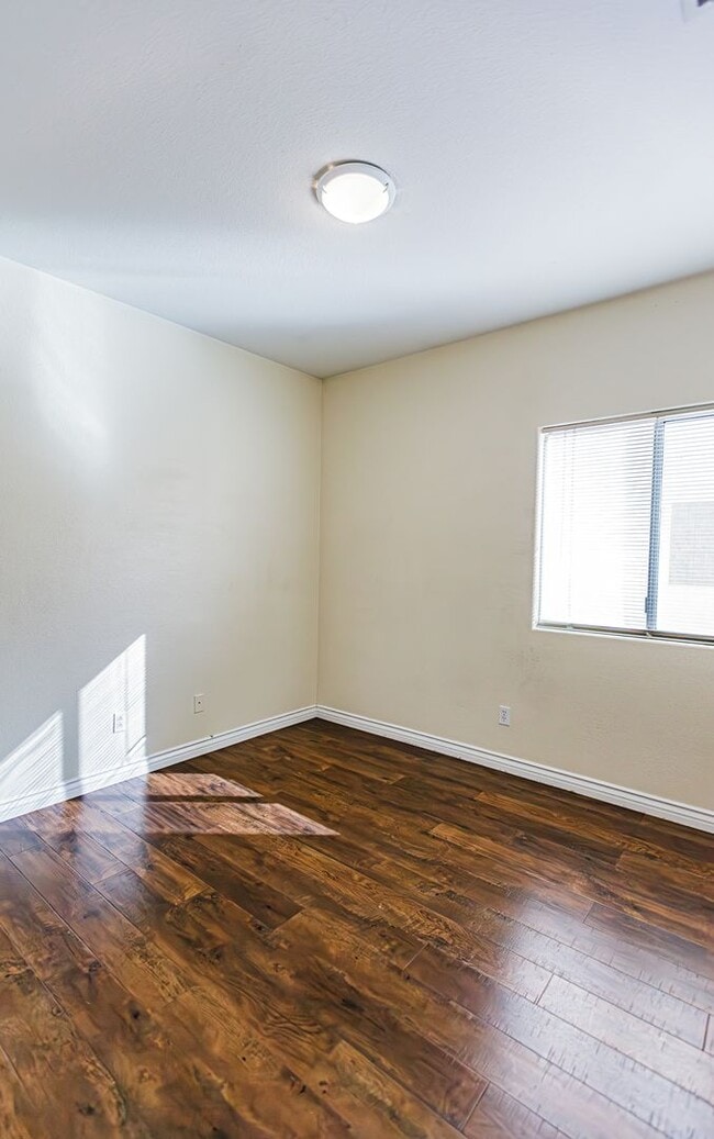 Building Photo - 1 Story home with 3 Bedrooms