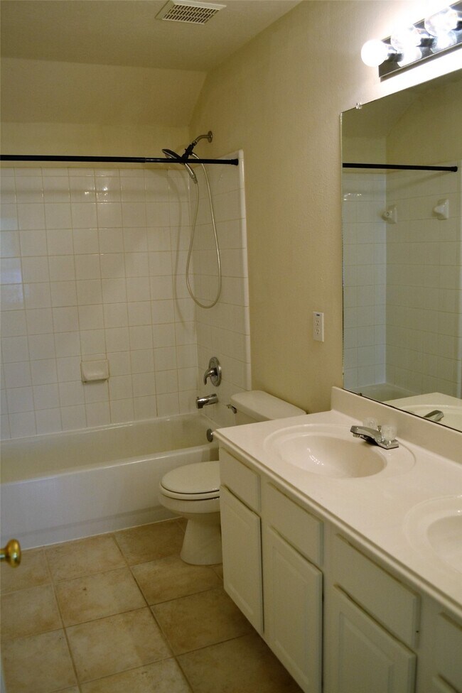 Building Photo - 3426 Auburn Hollow Ln