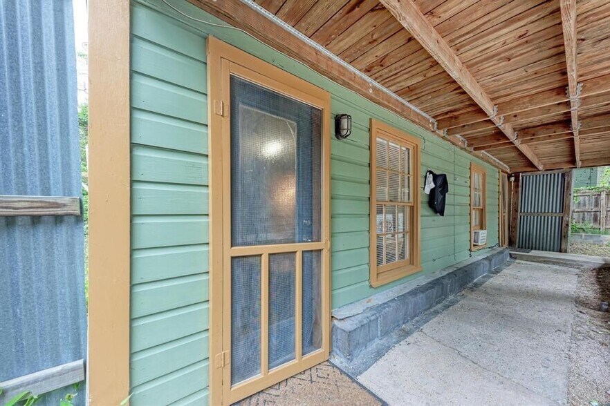 Building Photo - 2834 Salado St