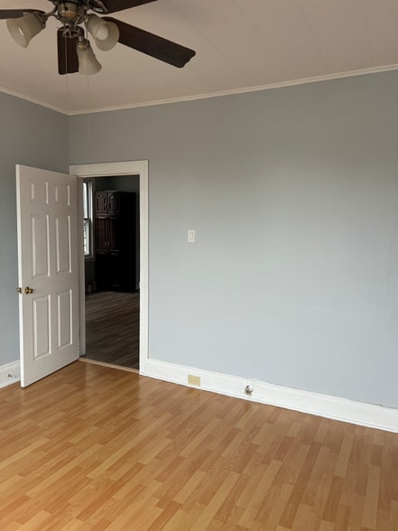 Building Photo - 9 W 17th St