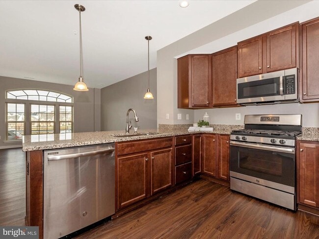 Building Photo - 10020 Beerse St