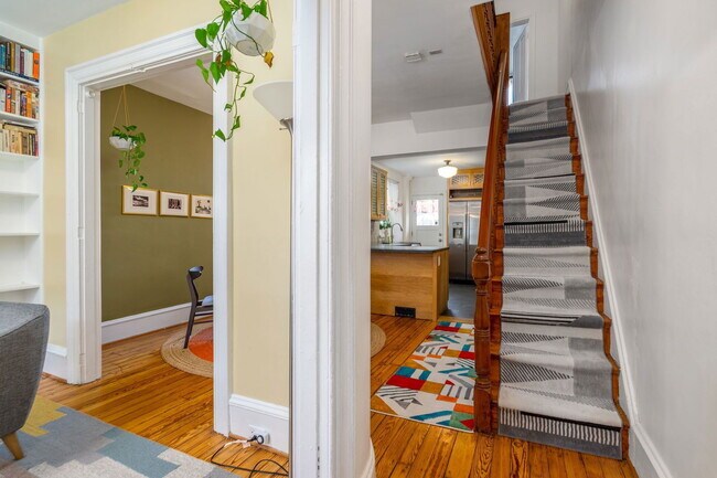 Building Photo - 829 N Taylor St