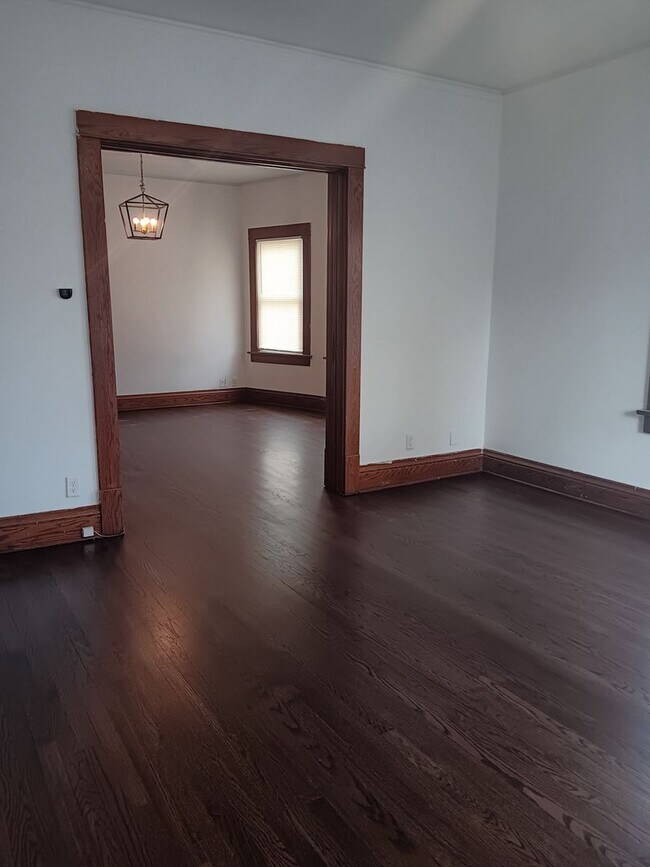 Building Photo - Beautiful Benson Three Bedroom!