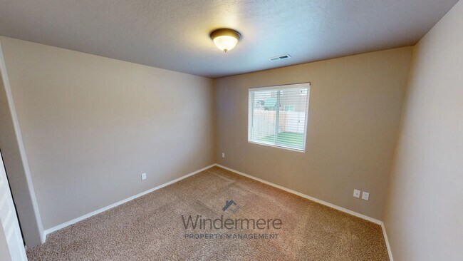 Building Photo - 247 Chapra St