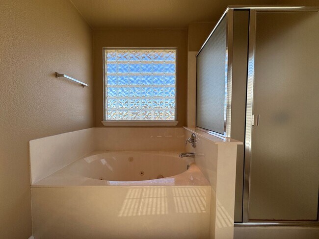 Building Photo - 507 Taurus Dr