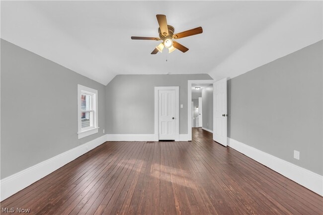 Building Photo - 1528 Newman Ave