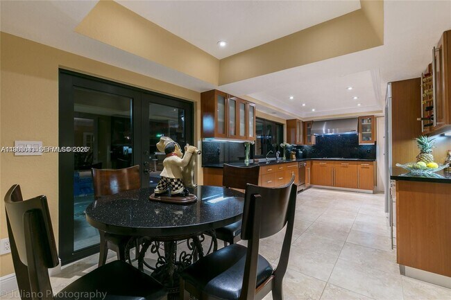 Building Photo - 19701 W Oakmont Dr