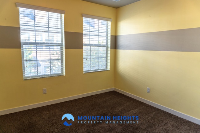 Building Photo - 858 Cecina Ct