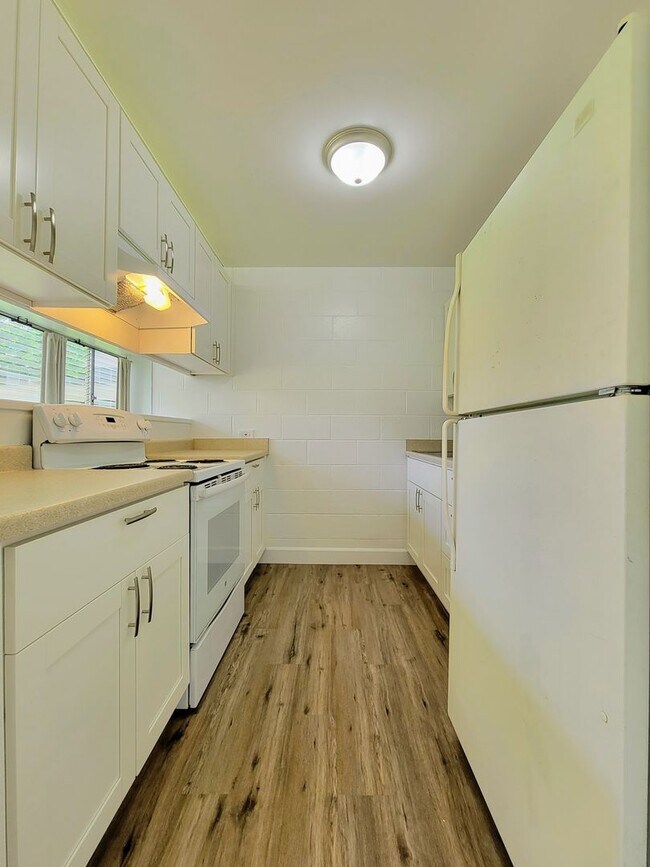 Building Photo - AVAILABLE | 2 Bedroom, 1 Bathroom, 1 Assig...