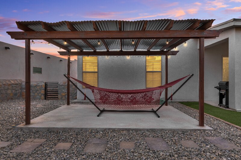 Building Photo - 216 Staffs Way