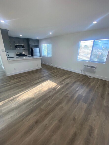 Building Photo - 6136 Fulton Ave