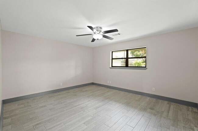 Building Photo - 5522 Braesvalley Dr
