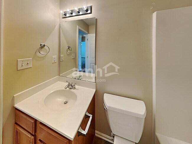 Building Photo - 5323 Kim St SW