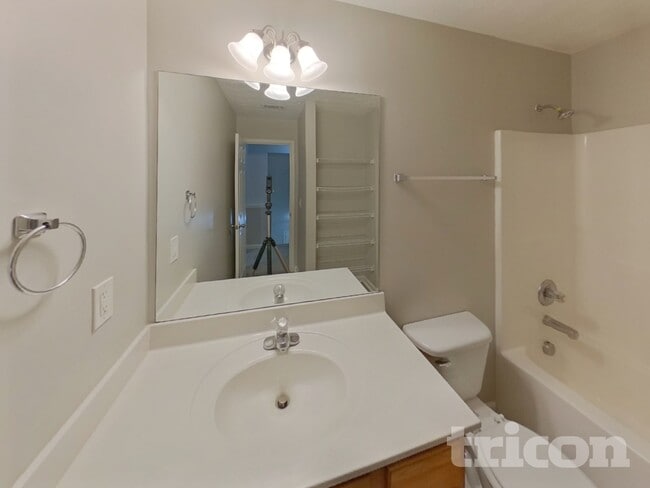 Building Photo - 1542 Alcovy Falls Dr SE