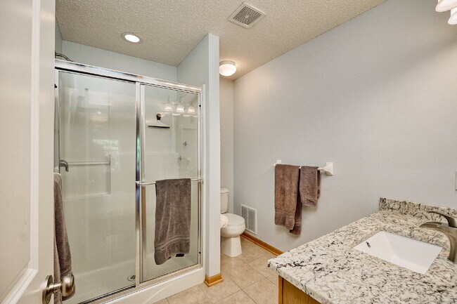 Building Photo - Spacious 4-Bedroom, 4 Bathroom Plymouth Townhouse with Cozy Fireplace - 2510 Sq Ft of Comfort!