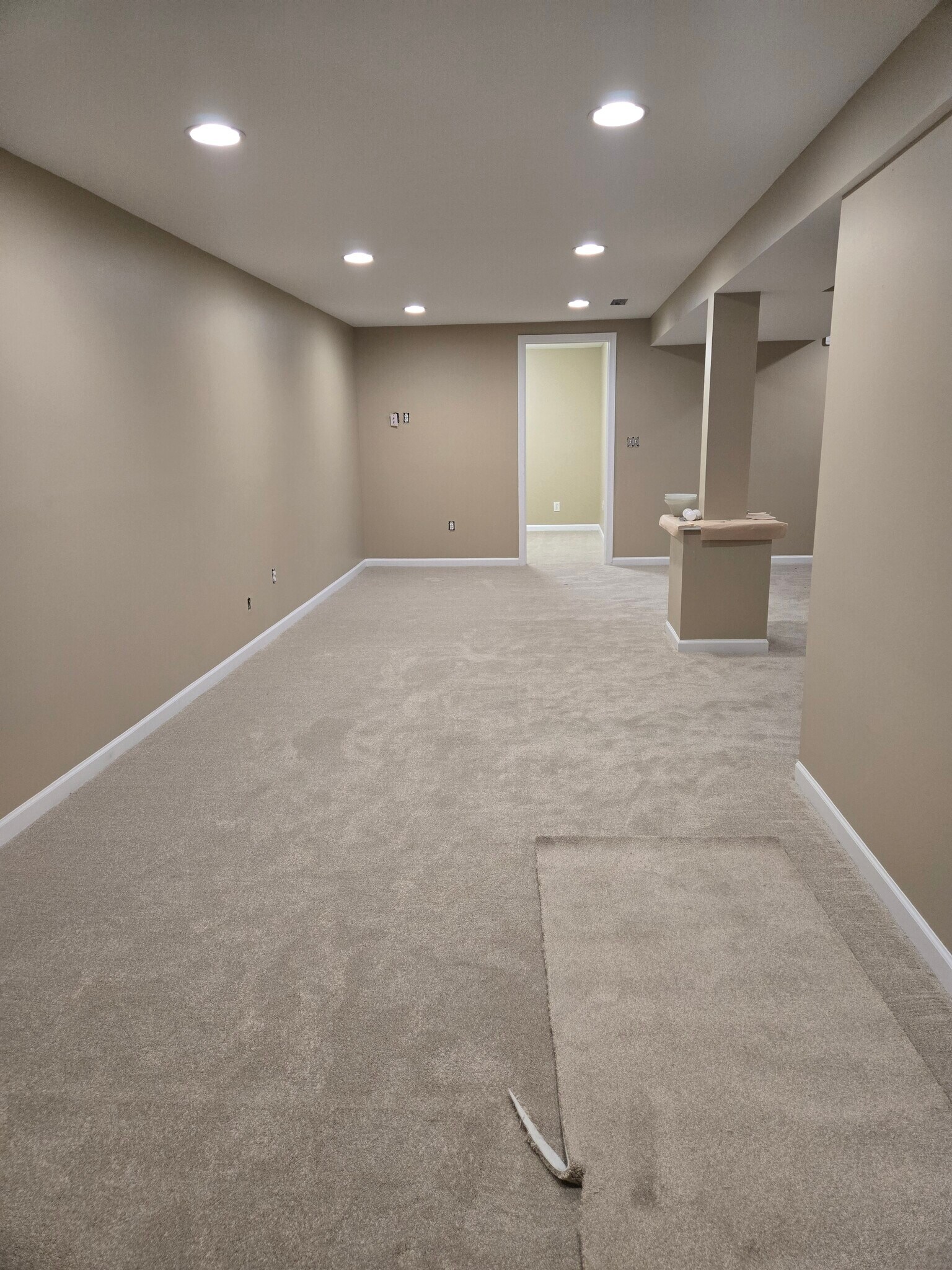 Building Photo - 2125 Hollywood Blvd