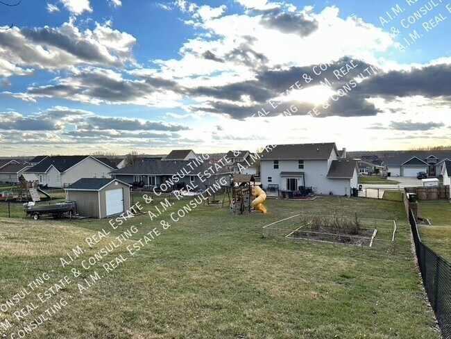 Building Photo - 1709 Crabapple Ln