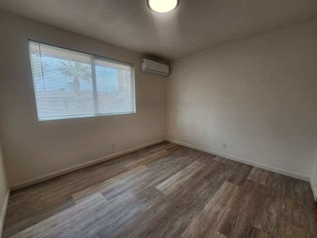 Building Photo - Alamo Apartments 6333