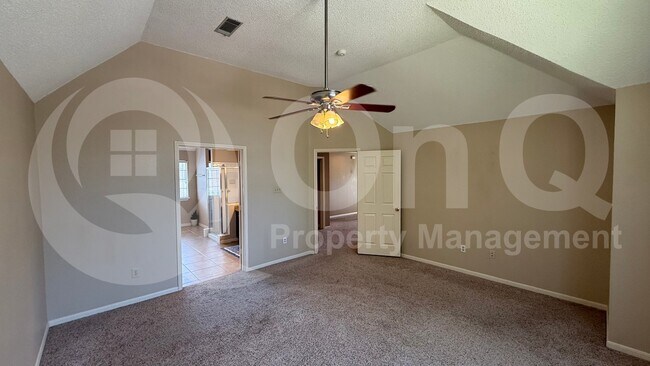 Building Photo - 304 Dakota Trail
