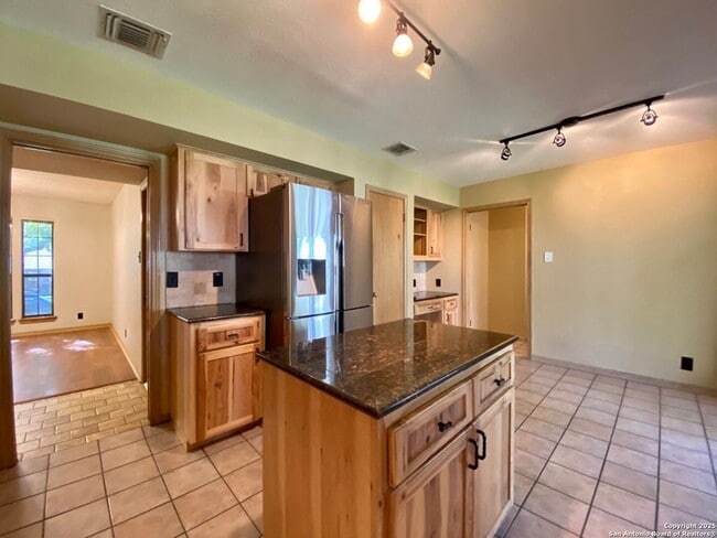 Building Photo - 8911 Shady Leaf