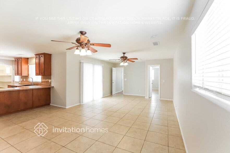 Building Photo - 401 E Fremont Dr