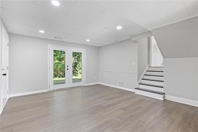 Building Photo - 353 Old Rosser Rd
