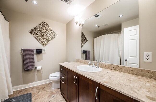 Building Photo - 150 S Las Vegas Blvd