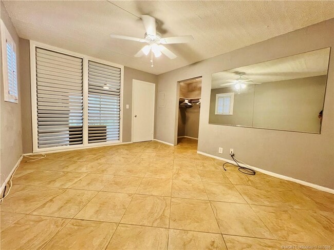 Building Photo - 11000 S Ocean Dr