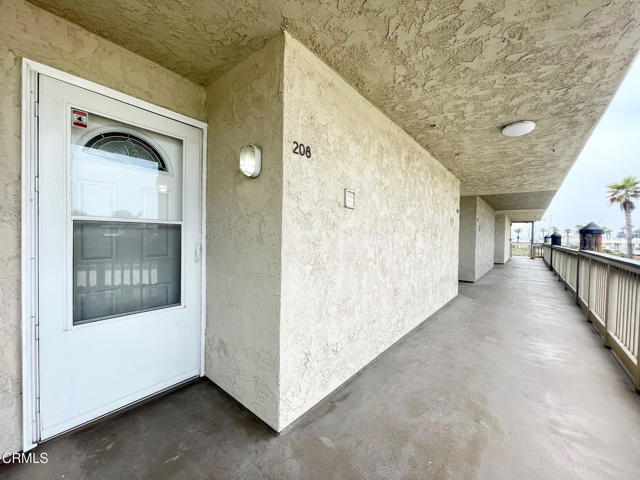 Building Photo - 208 E Surfside Dr