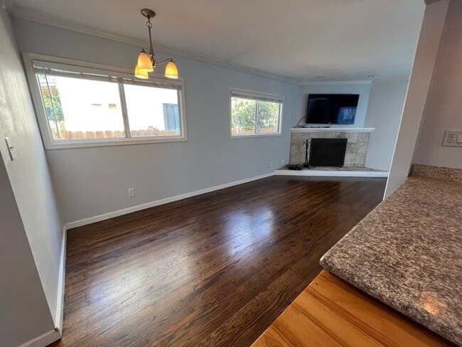 Building Photo - Three Bedroom House Available in Albany!!!