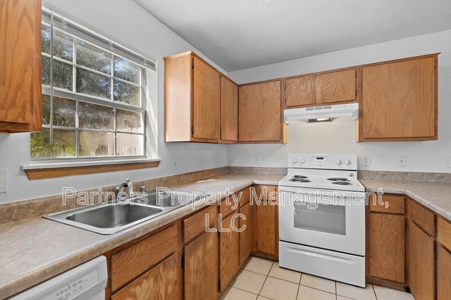 Building Photo - 866 S Curtis Ave
