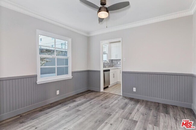 Building Photo - 5016 Clinton St