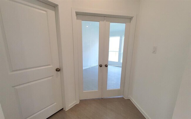 Building Photo - 6422 Seafoam Lake Dr