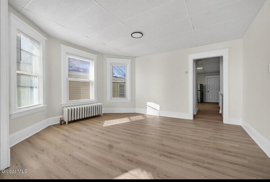 Building Photo - 311 Division St