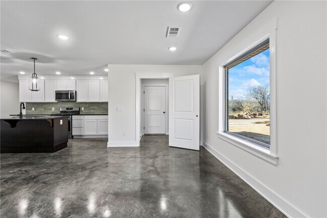 Building Photo - 86 Watson Ln