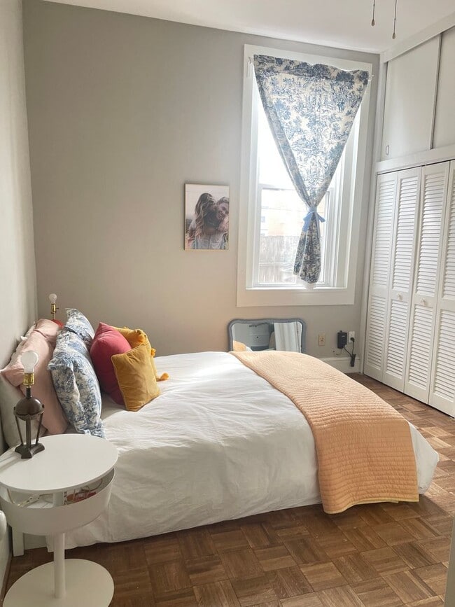 Building Photo - 5 N Harvie St