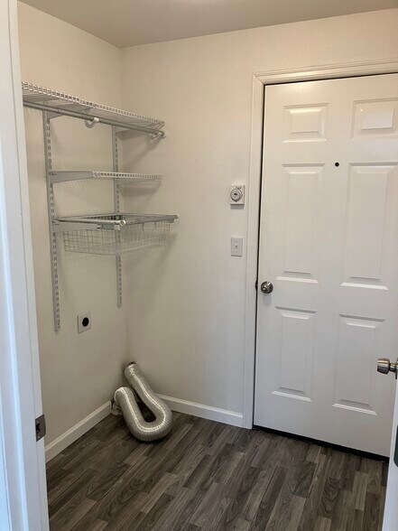 Building Photo - 407 N 5th Ave SW